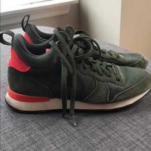 Olive Green/Coral Nike Internationalist Mid